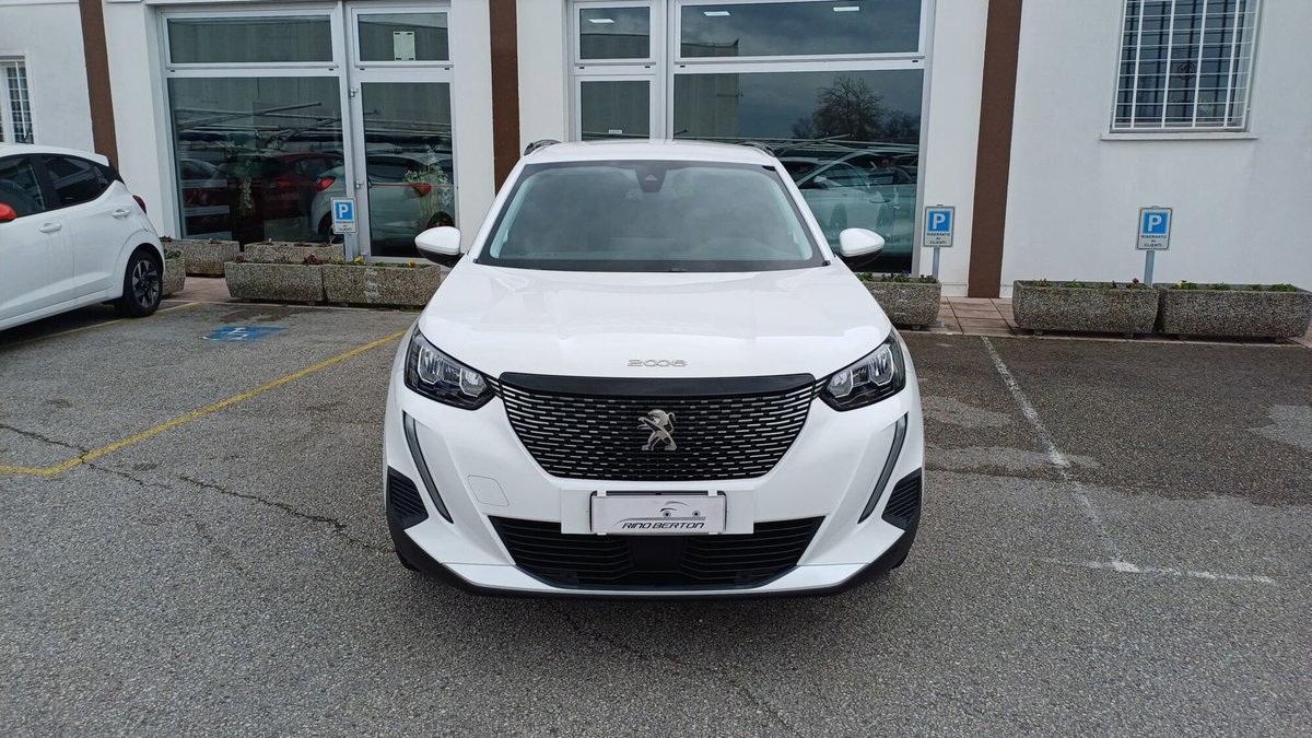 Peugeot 2008 PureTech 100 S&S Allure Pack (2)