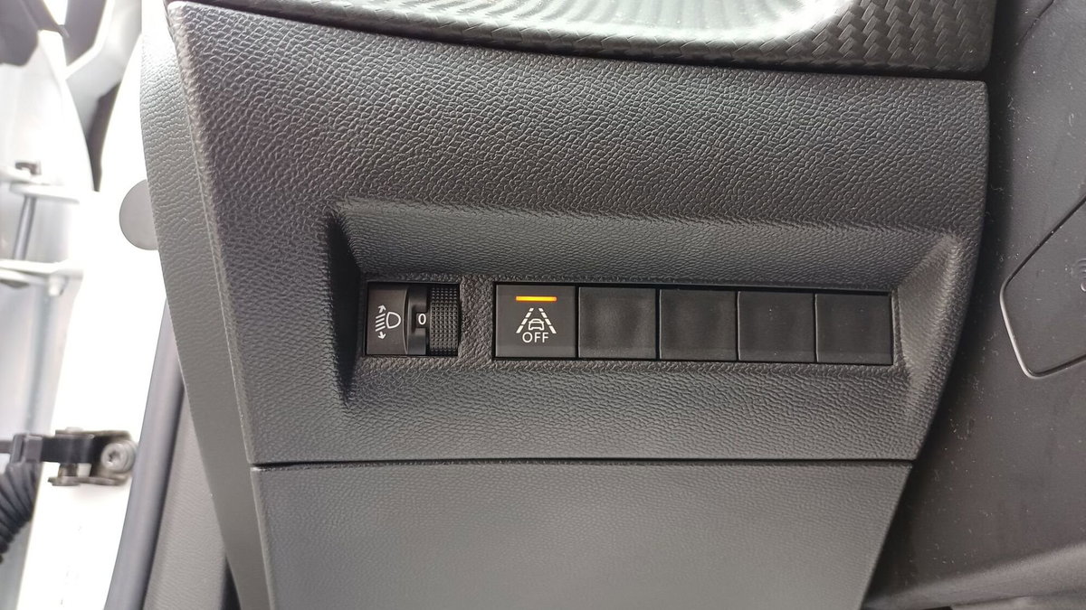 Peugeot 2008 PureTech 100 S&S Allure Pack (20)