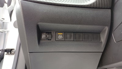 Peugeot 2008 PureTech 100 S&S Allure Pack (20)