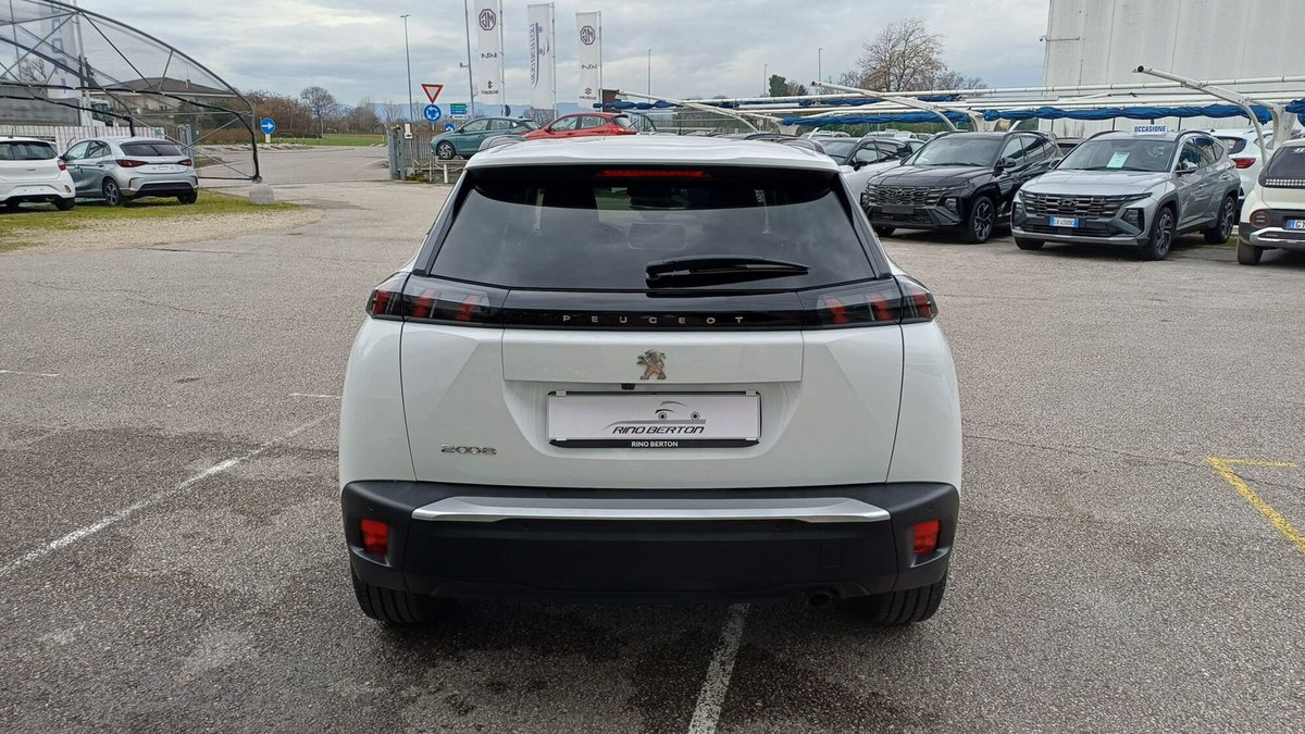 Peugeot 2008 PureTech 100 S&S Allure Pack (4)