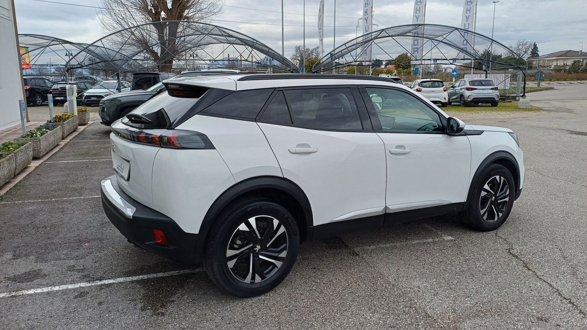 Peugeot 2008 PureTech 100 S&S Allure Pack (5)