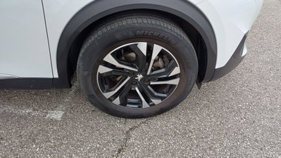 Peugeot 2008 PureTech 100 S&S Allure Pack (7)