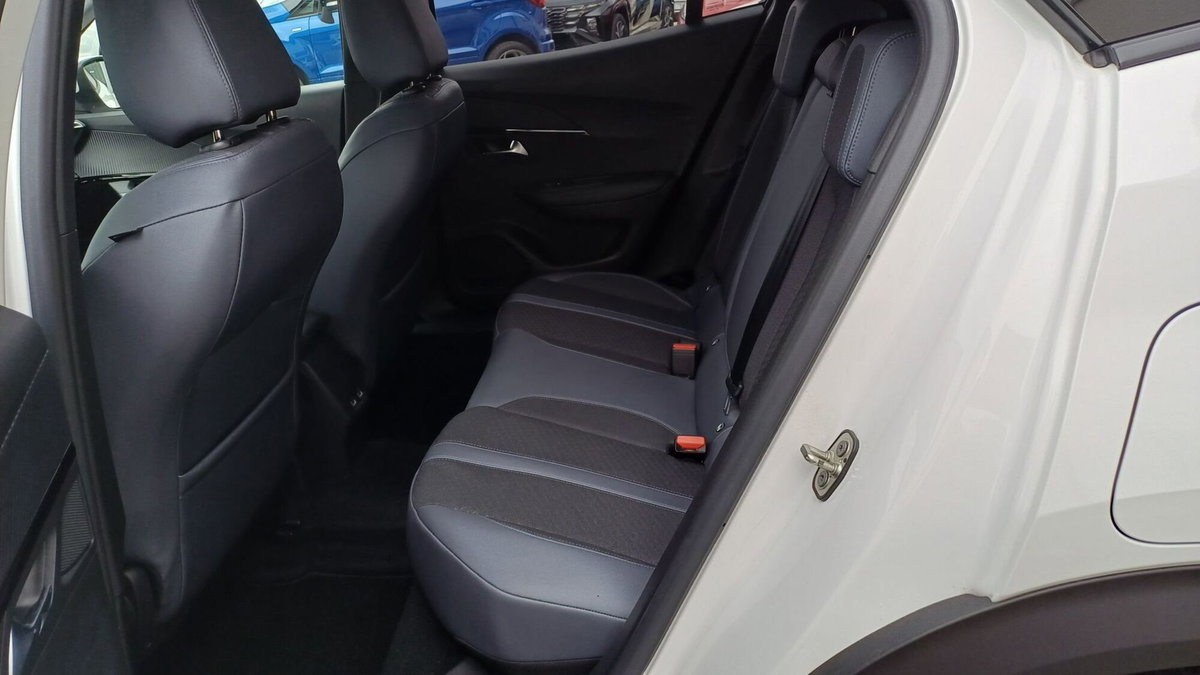 Peugeot 2008 PureTech 100 S&S Allure Pack (9)