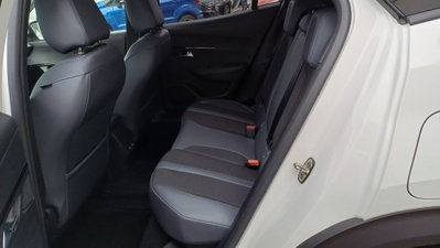 Peugeot 2008 PureTech 100 S&S Allure Pack (9)
