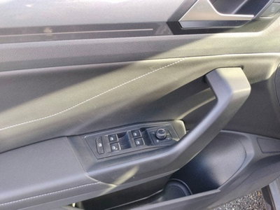 Volkswagen T-Roc 1.0 tsi Style 115cv (10)