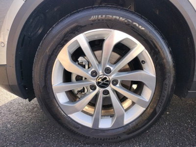 Volkswagen T-Roc 1.0 tsi Style 115cv (9)
