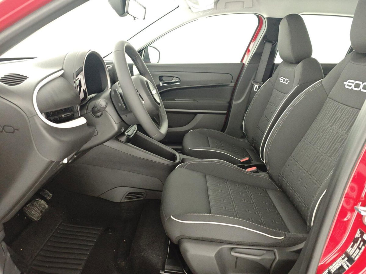 Fiat 600 1.2 hybrid 110cv auto (10)