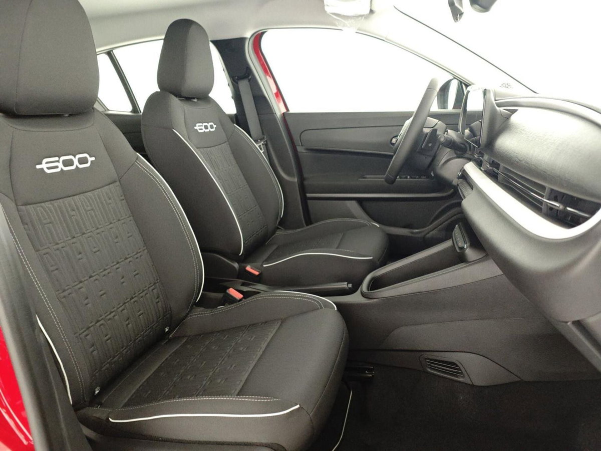 Fiat 600 1.2 hybrid 110cv auto (14)