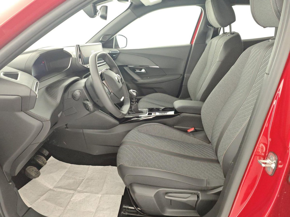 Peugeot 2008 PureTech 100 S&S Allure (11)
