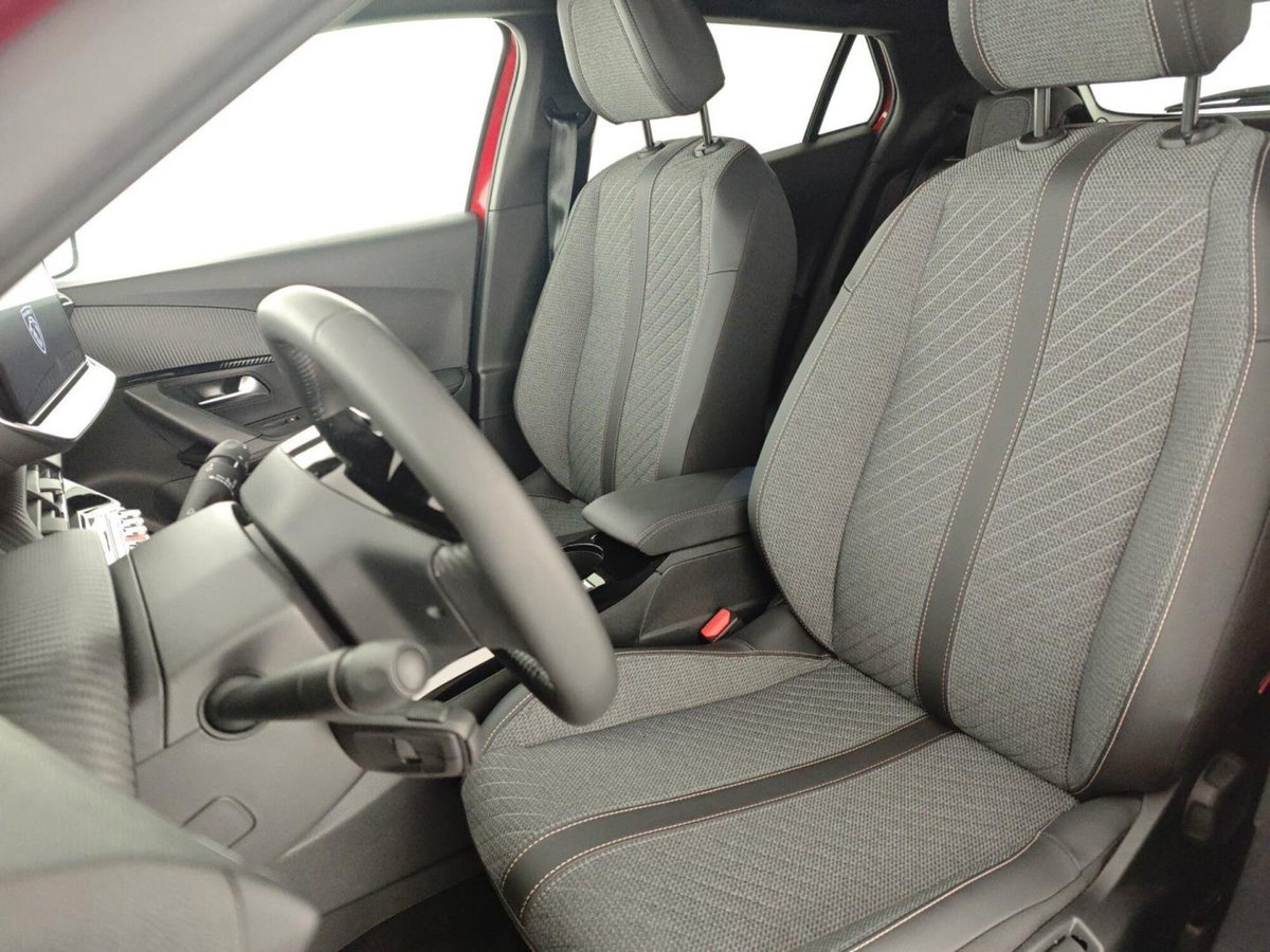 Peugeot 2008 PureTech 100 S&S Allure (12)