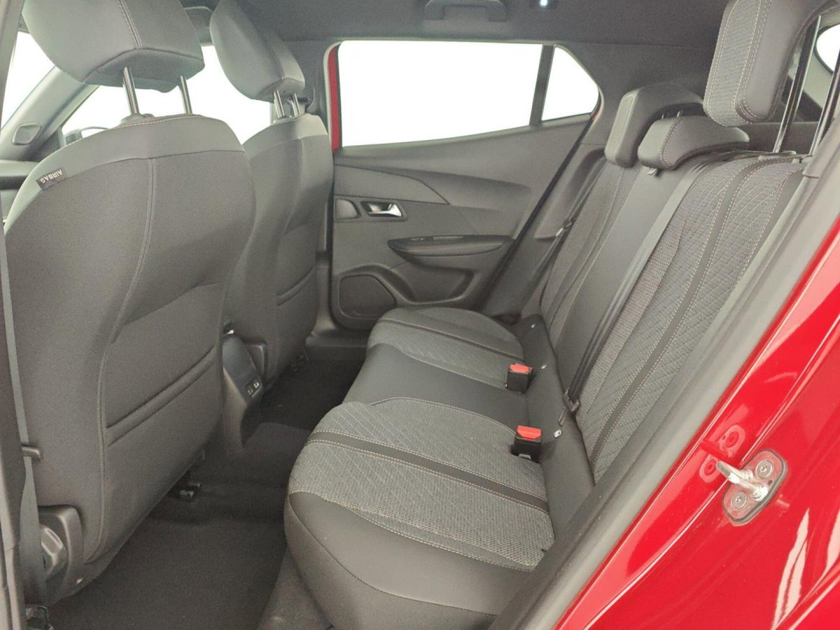 Peugeot 2008 PureTech 100 S&S Allure (13)