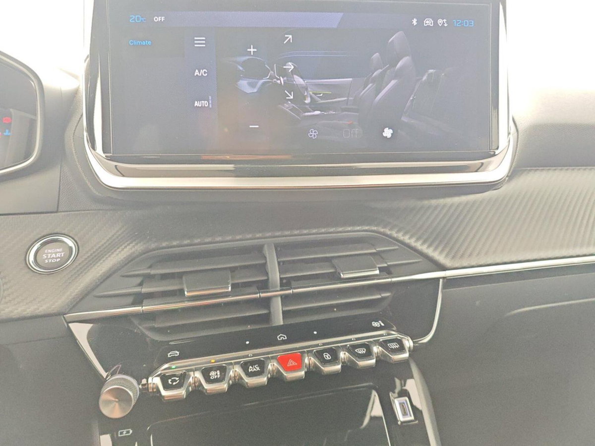 Peugeot 2008 PureTech 100 S&S Allure (19)