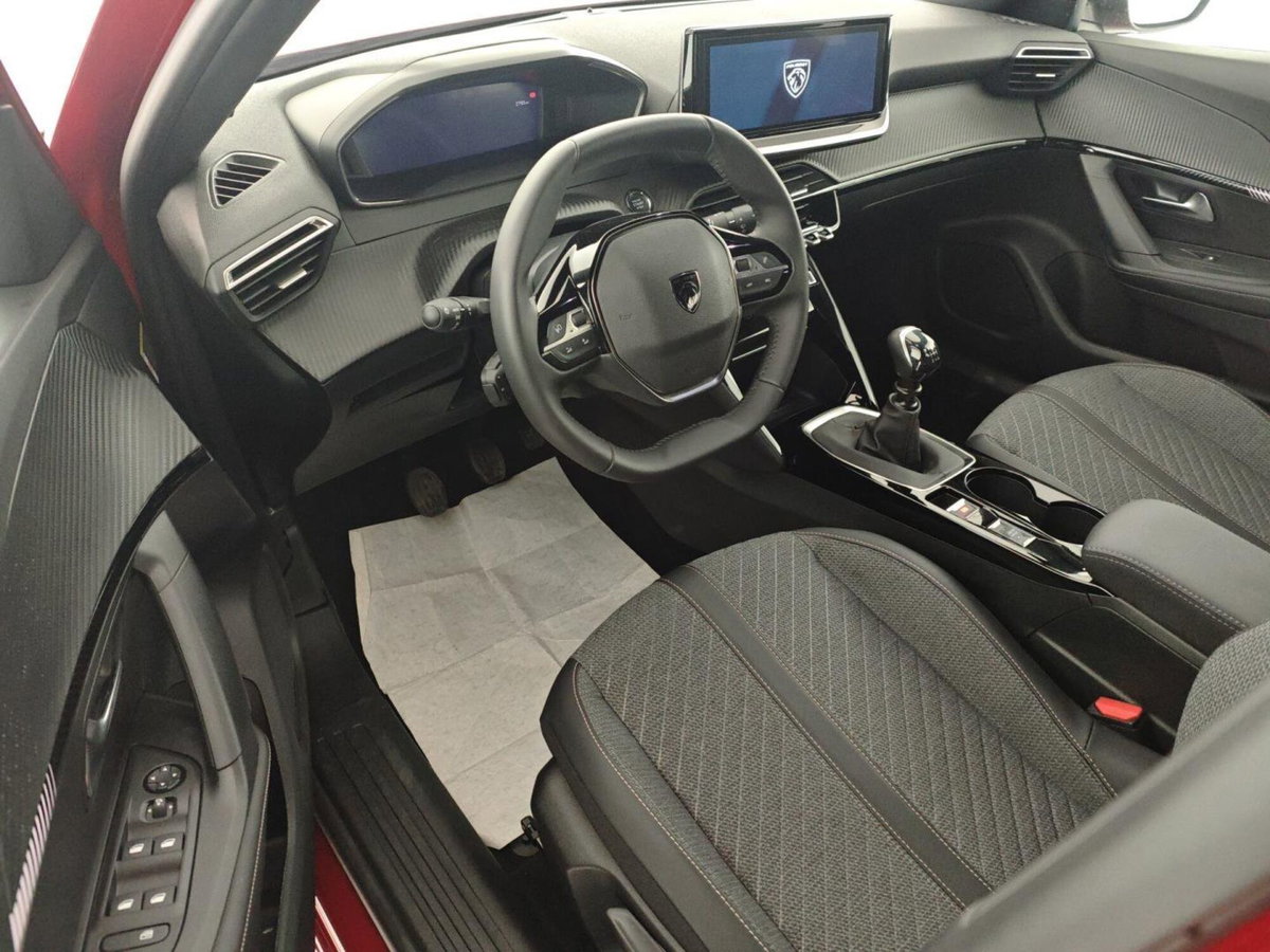 Peugeot 2008 PureTech 100 S&S Allure (10)