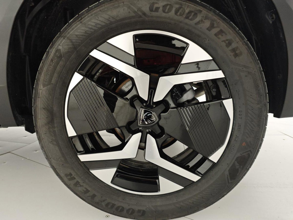 Peugeot 2008 PureTech 100 S&S Allure (9)