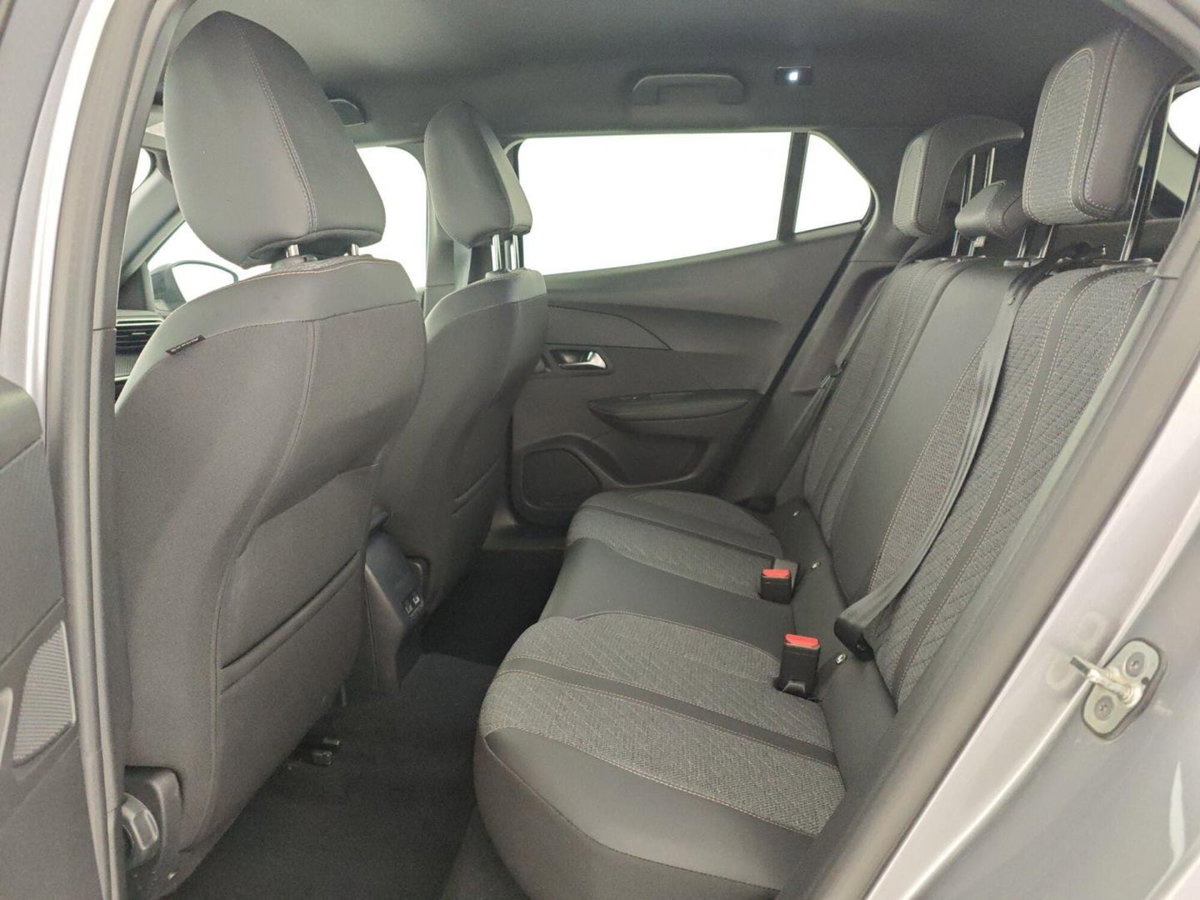 Peugeot 2008 PureTech 100 S&S Allure (13)