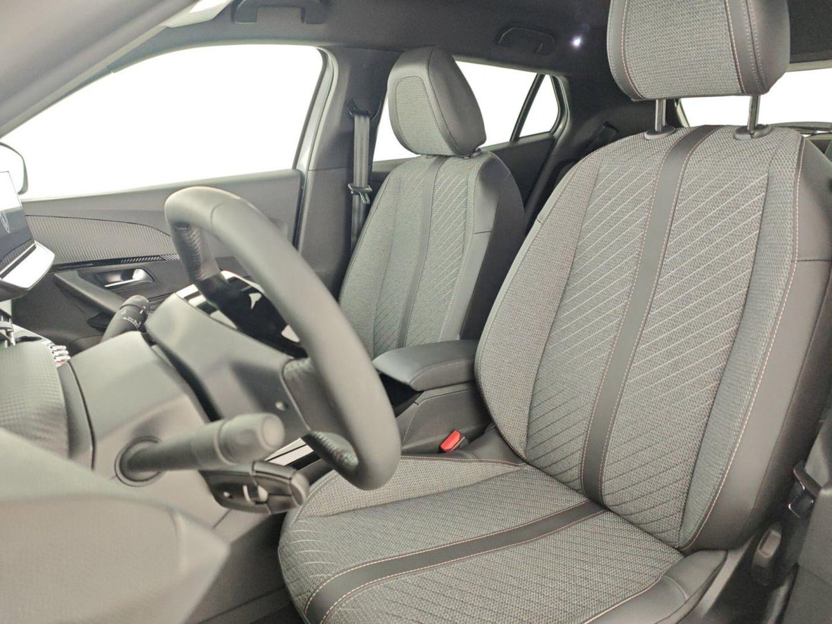 Peugeot 2008 PureTech 100 S&S Allure (11)