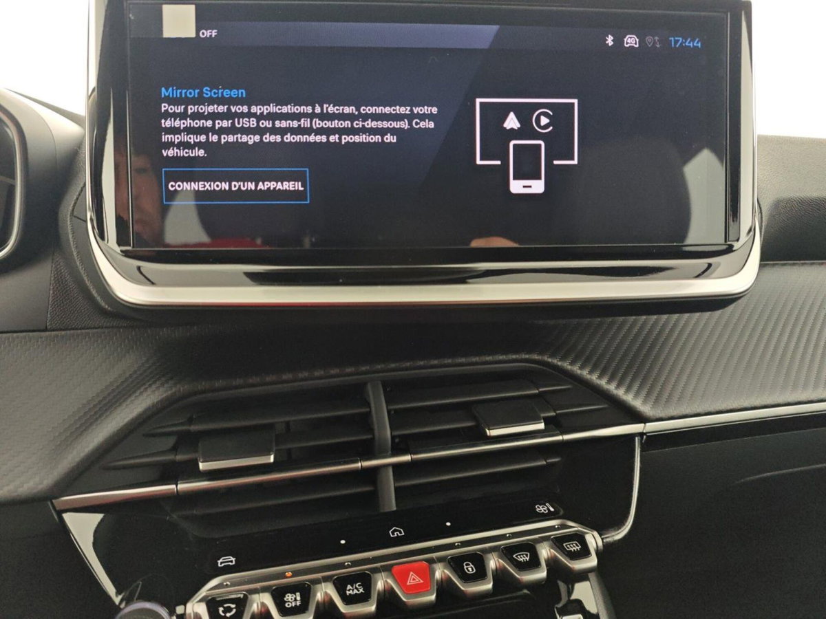 Peugeot 2008 PureTech 100 S&S Allure (17)