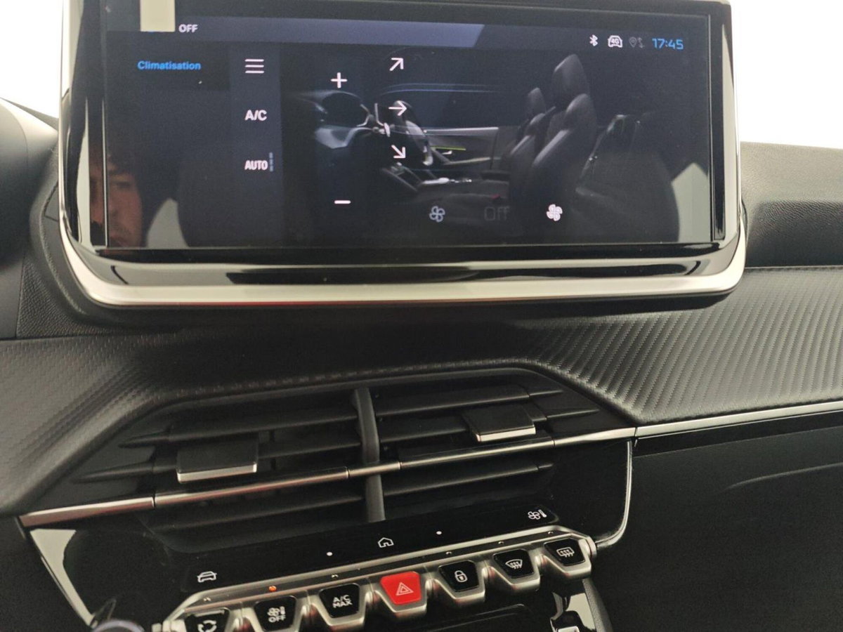 Peugeot 2008 PureTech 100 S&S Allure (18)