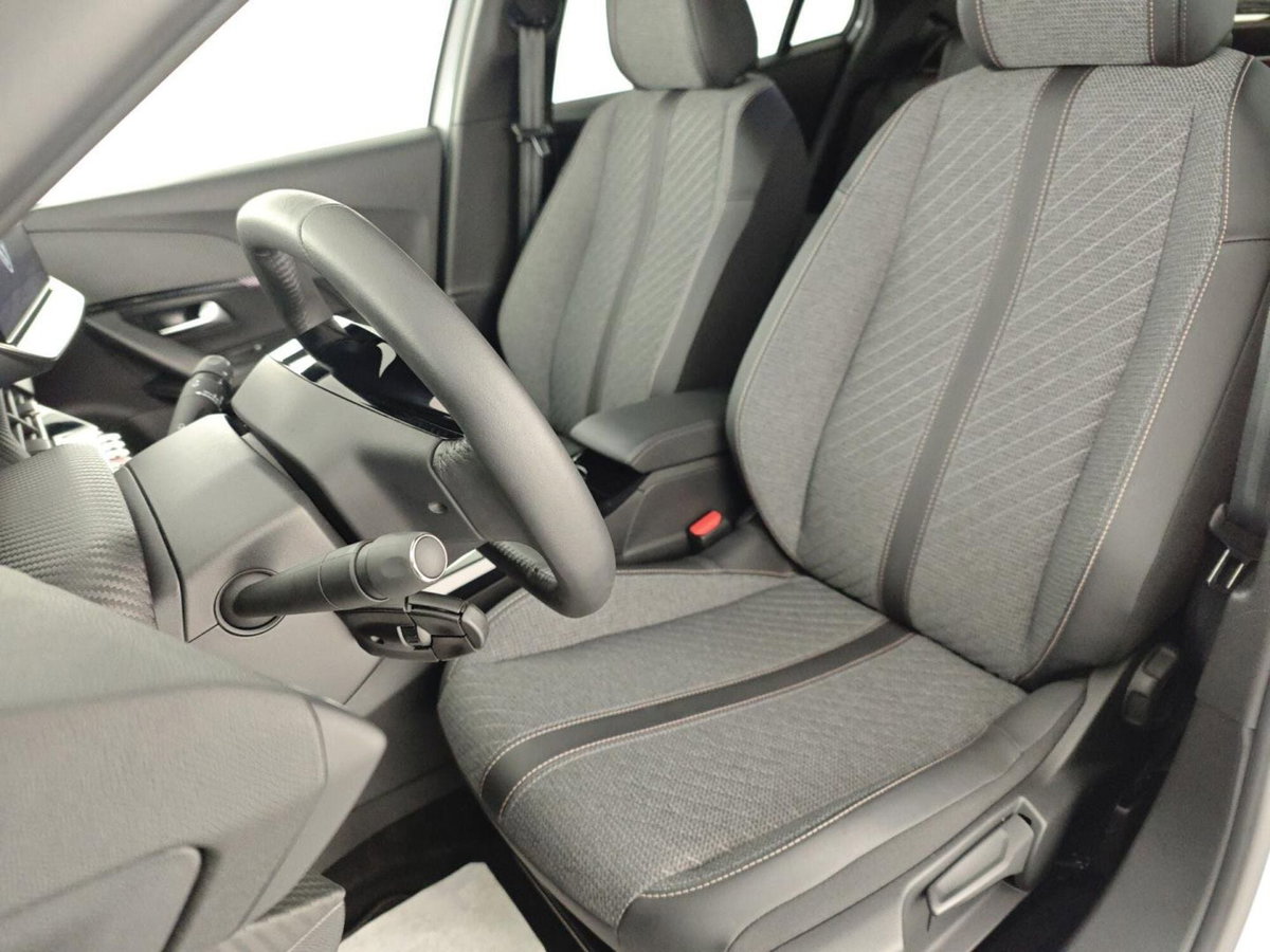 Peugeot 2008 PureTech 100 S&S Allure (11)