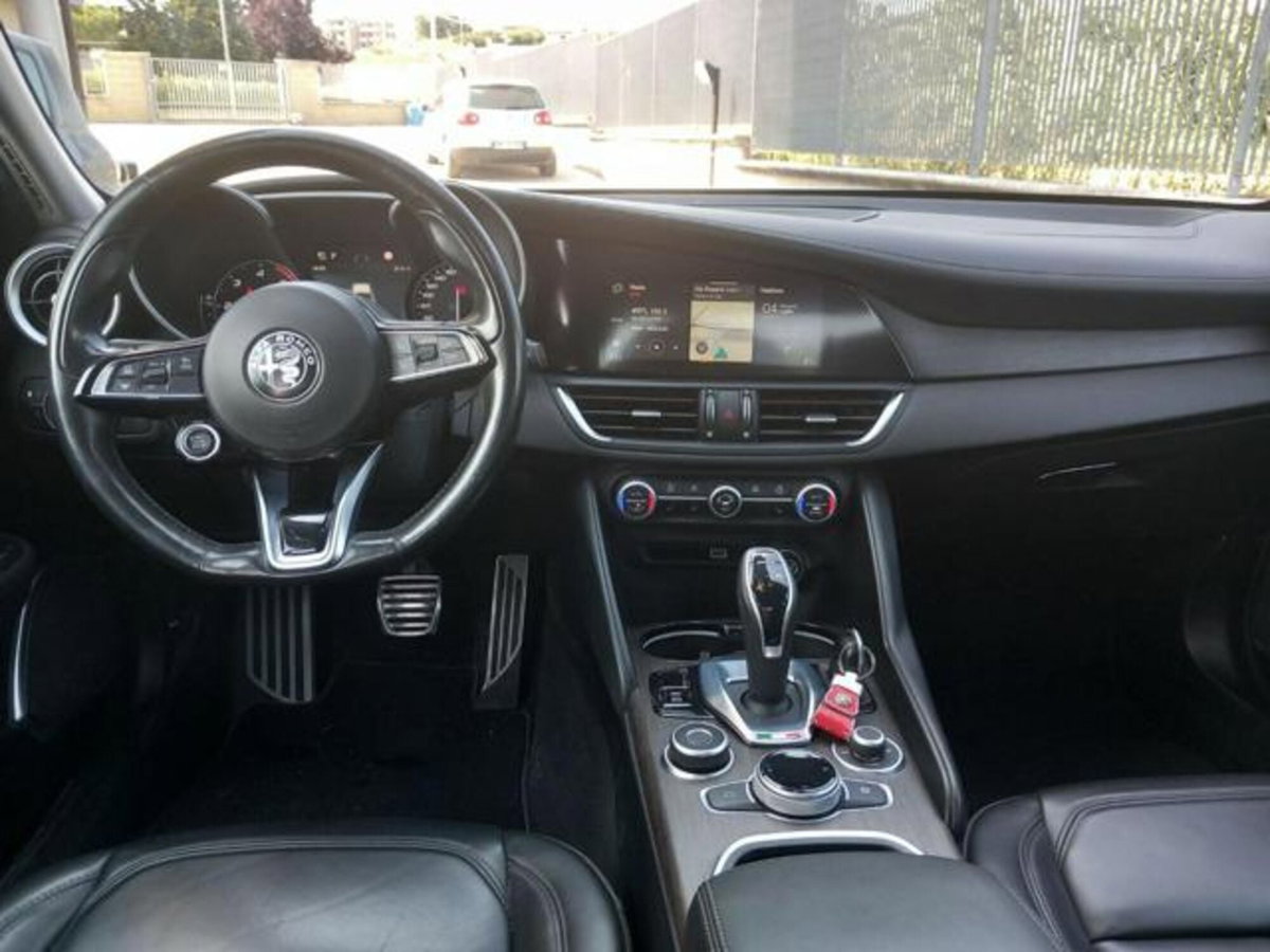 Alfa Romeo Giulia 2.2 Turbodiesel 190 CV AT8 Ti (7)