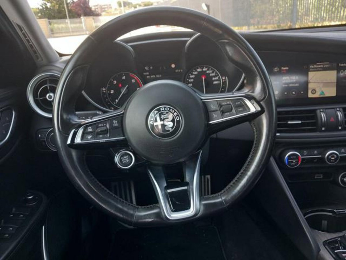 Alfa Romeo Giulia 2.2 Turbodiesel 190 CV AT8 Ti (8)