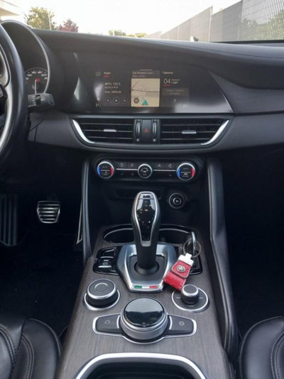 Alfa Romeo Giulia 2.2 Turbodiesel 190 CV AT8 Ti (9)