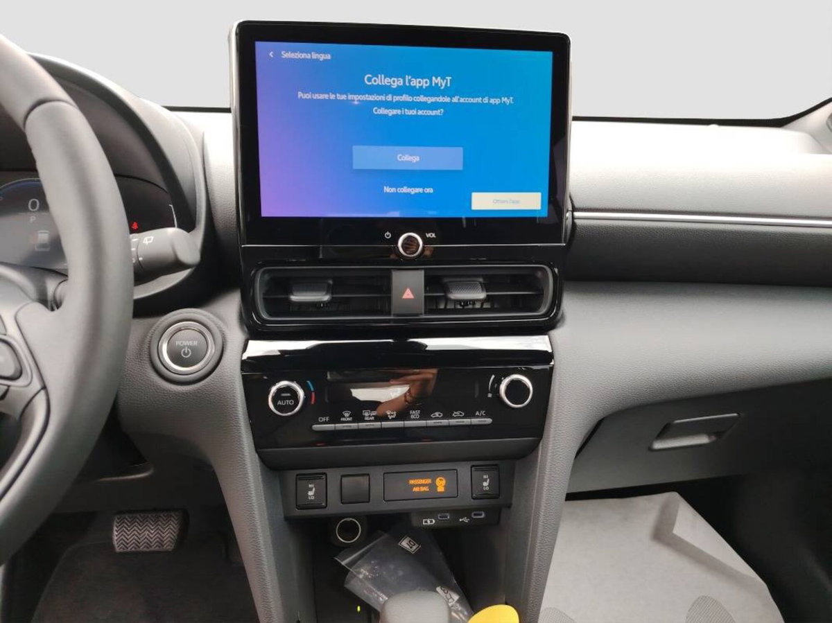 Toyota Yaris Cross 1.5h GR Sport Black Sky fwd 116cv e-cvt (15)
