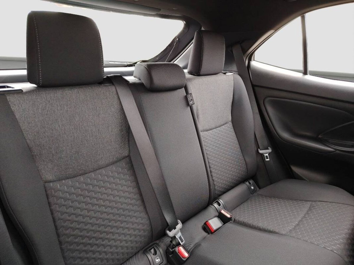 Toyota Yaris Cross 1.5h GR Sport Black Sky fwd 116cv e-cvt (19)