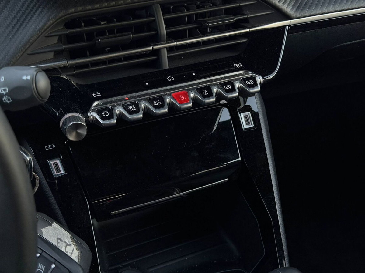 Peugeot 2008 PureTech 130 S&S Allure (16)