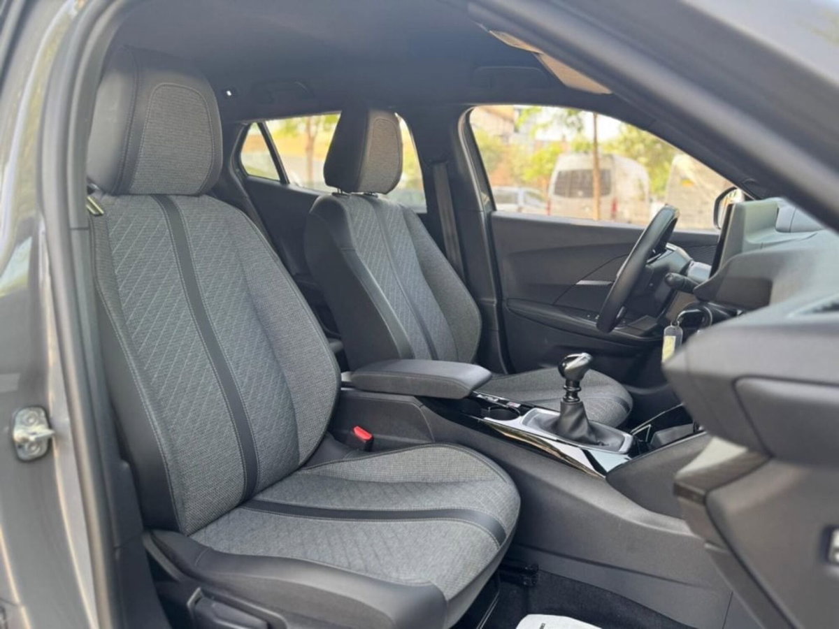 Peugeot 2008 PureTech 130 S&S Allure (10)