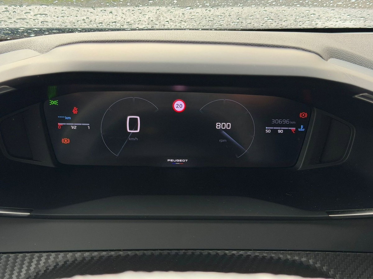 Peugeot 2008 PureTech 130 S&S Allure (16)