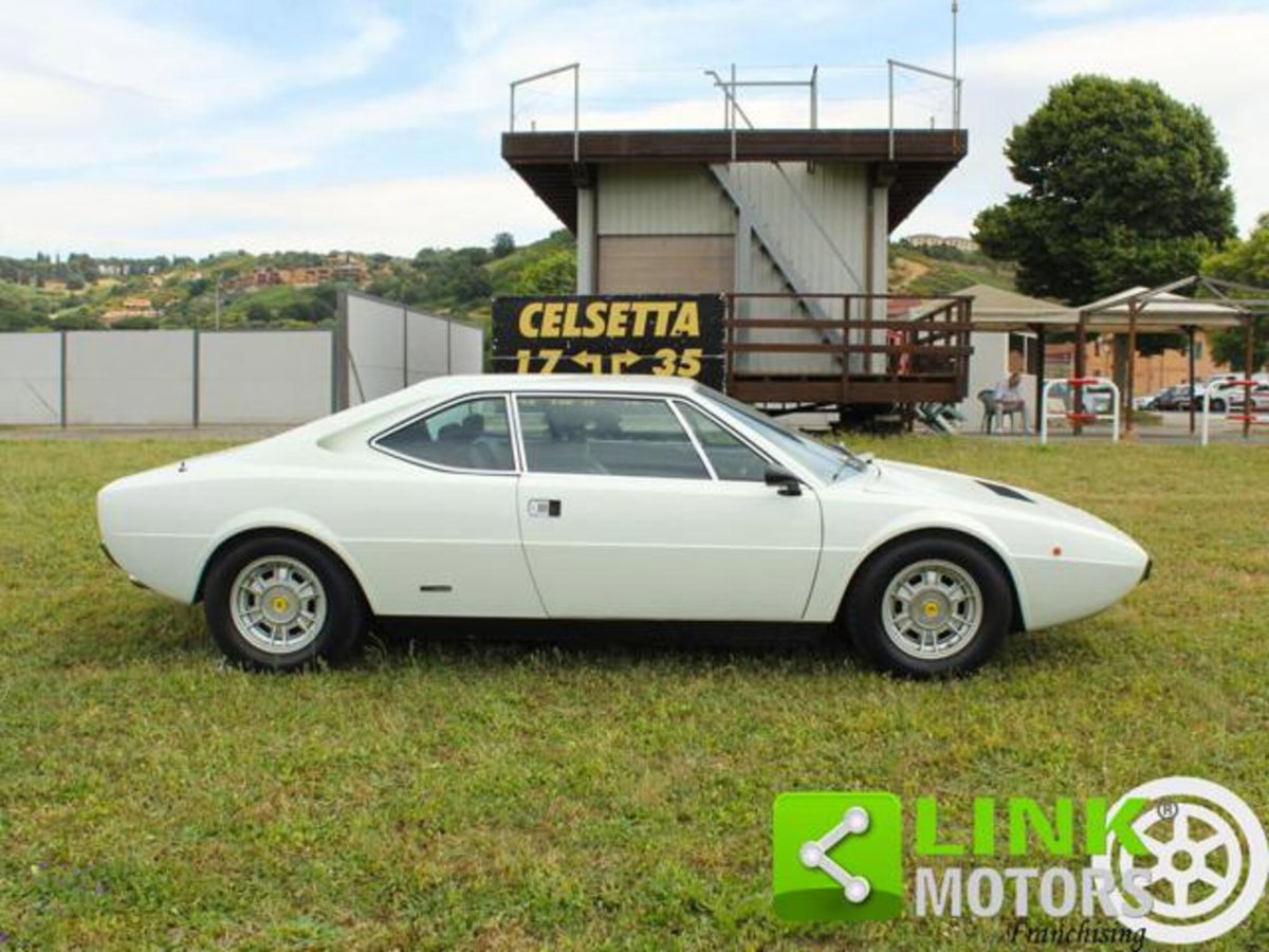 Ferrari Dino 308 GT/4 Coupé Dino 308 GT/4 (2)