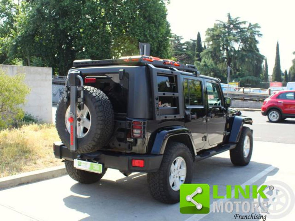 Jeep Wrangler Unlimited 2.8 CRD Sahara (12)