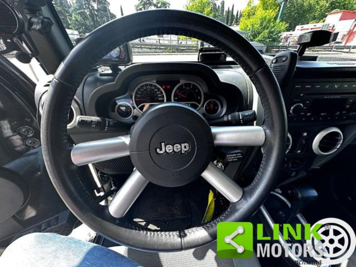 Jeep Wrangler Unlimited 2.8 CRD Sahara (14)
