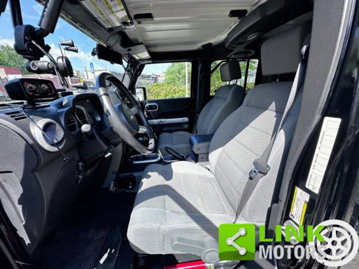 Jeep Wrangler Unlimited 2.8 CRD Sahara (6)