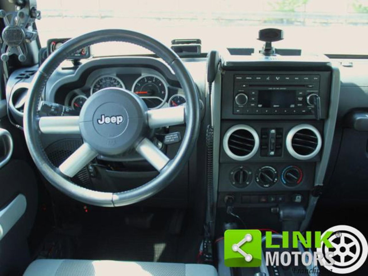 Jeep Wrangler Unlimited 2.8 CRD Sahara (7)
