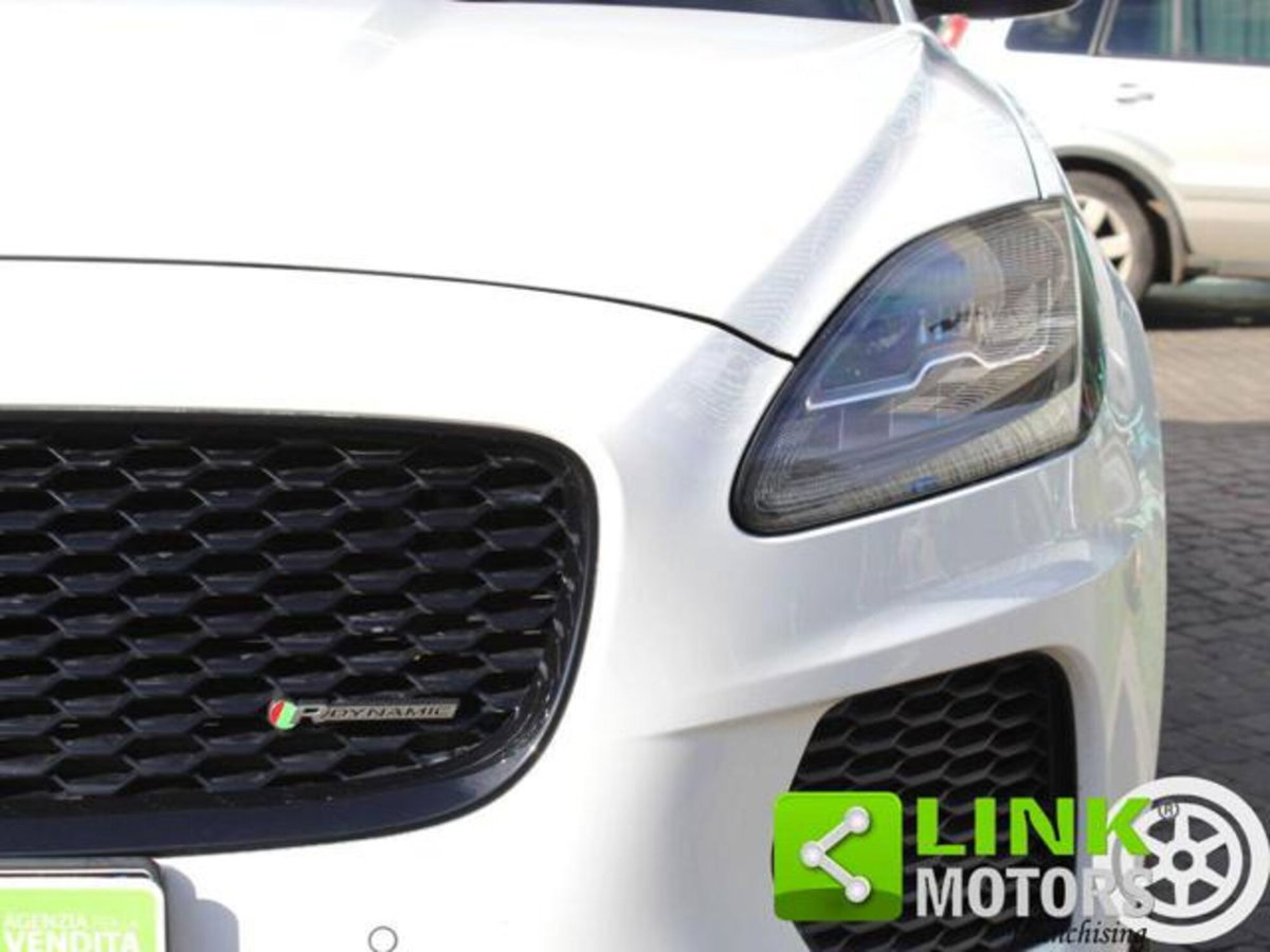 Jaguar E-Pace 2.0D 180 CV AWD (16)