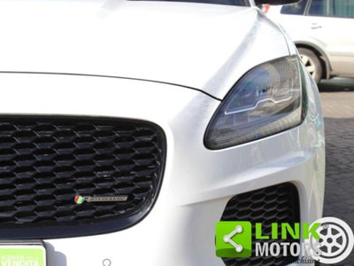 Jaguar E-Pace 2.0D 180 CV AWD (16)
