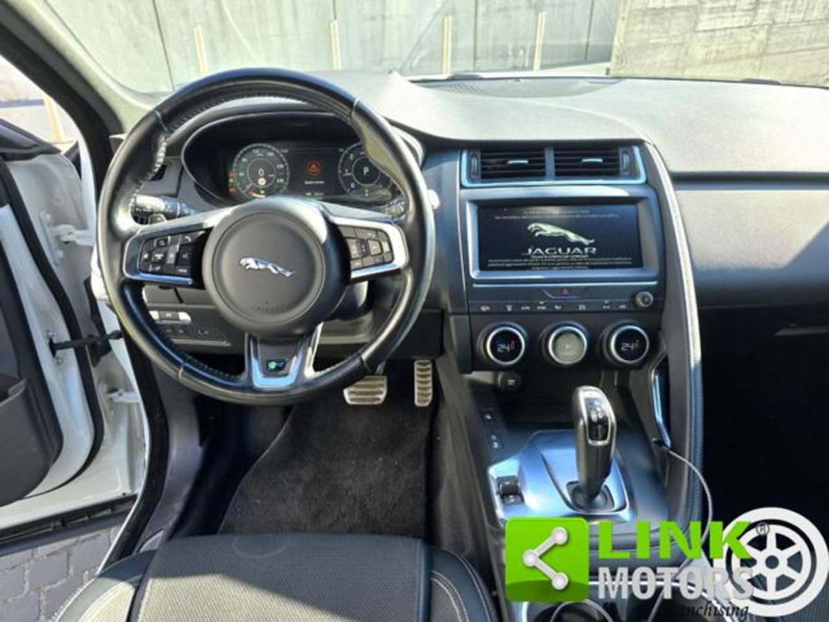 Jaguar E-Pace 2.0D 180 CV AWD (7)