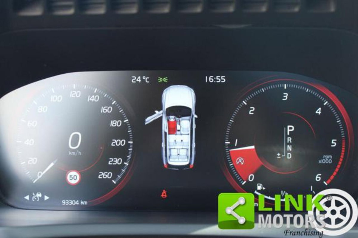 Volvo XC90 D5 AWD Geartronic 7 posti R-design (10)
