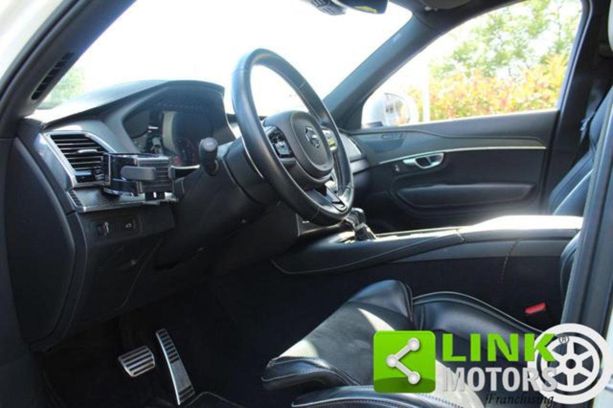 Volvo XC90 D5 AWD Geartronic 7 posti R-design (12)