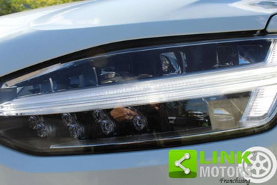 Volvo XC90 D5 AWD Geartronic 7 posti R-design (16)