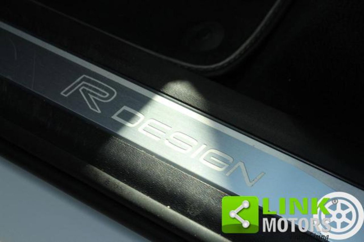 Volvo XC90 D5 AWD Geartronic 7 posti R-design (19)