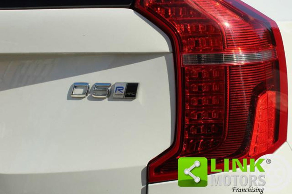 Volvo XC90 D5 AWD Geartronic 7 posti R-design (20)