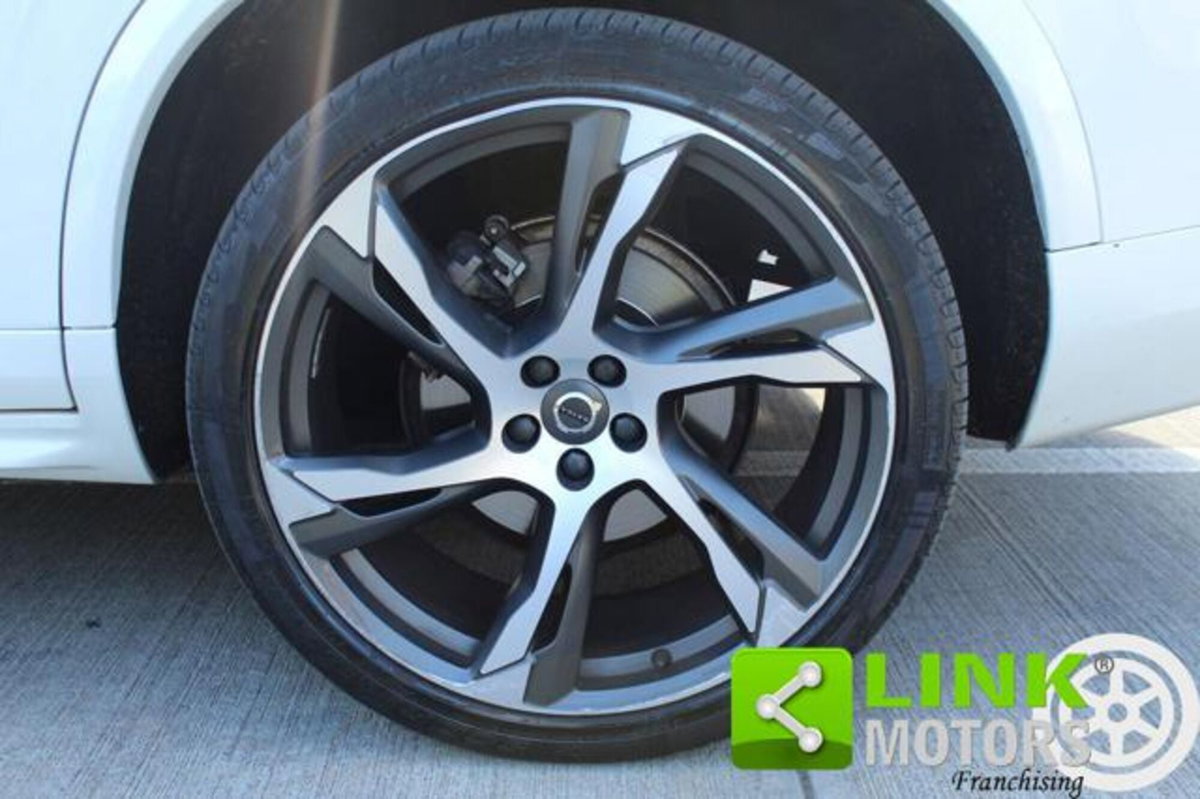 Volvo XC90 D5 AWD Geartronic 7 posti R-design (3)