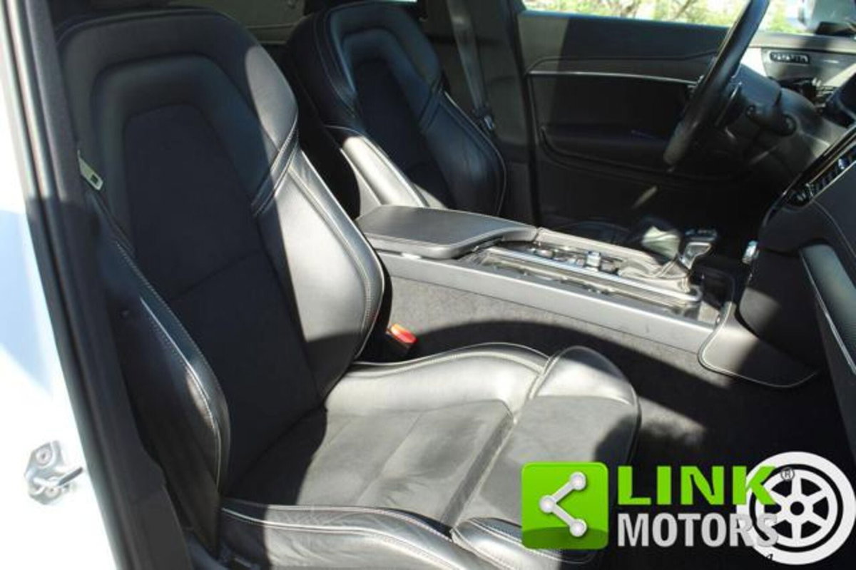 Volvo XC90 D5 AWD Geartronic 7 posti R-design (5)