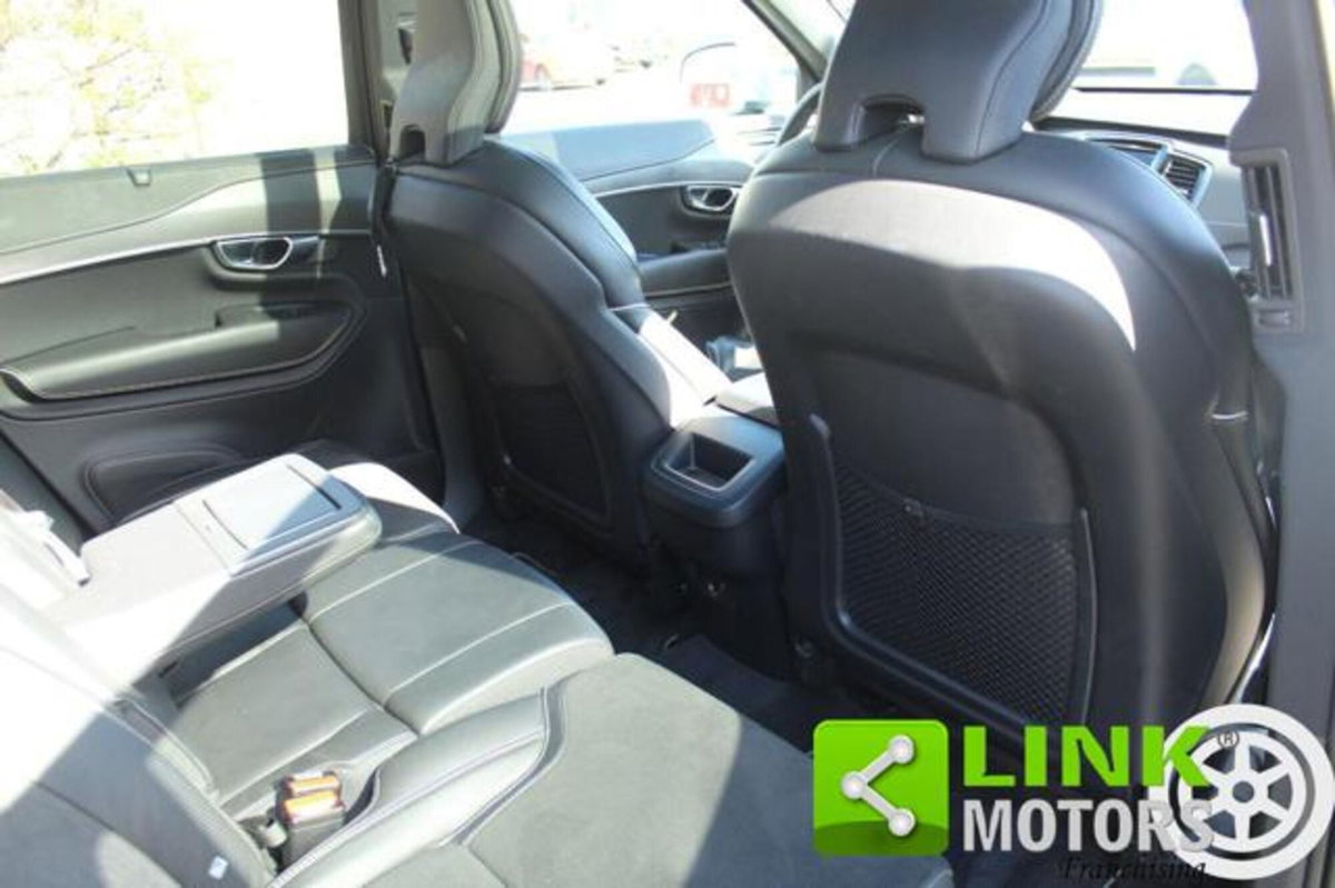Volvo XC90 D5 AWD Geartronic 7 posti R-design (7)