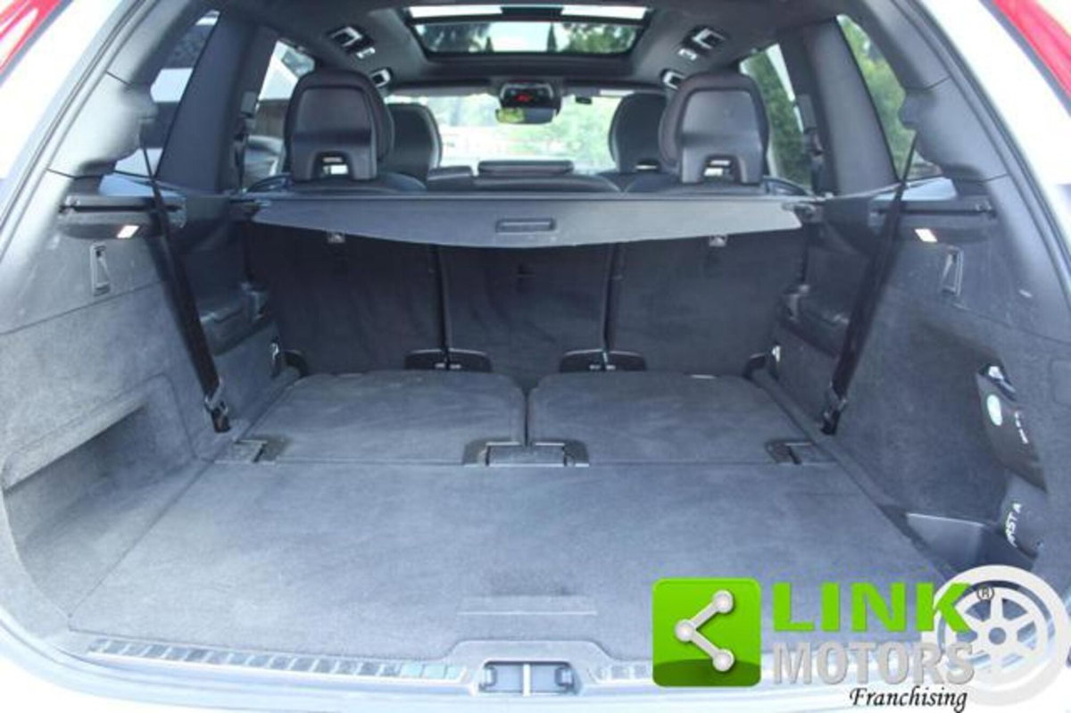 Volvo XC90 D5 AWD Geartronic 7 posti R-design (9)