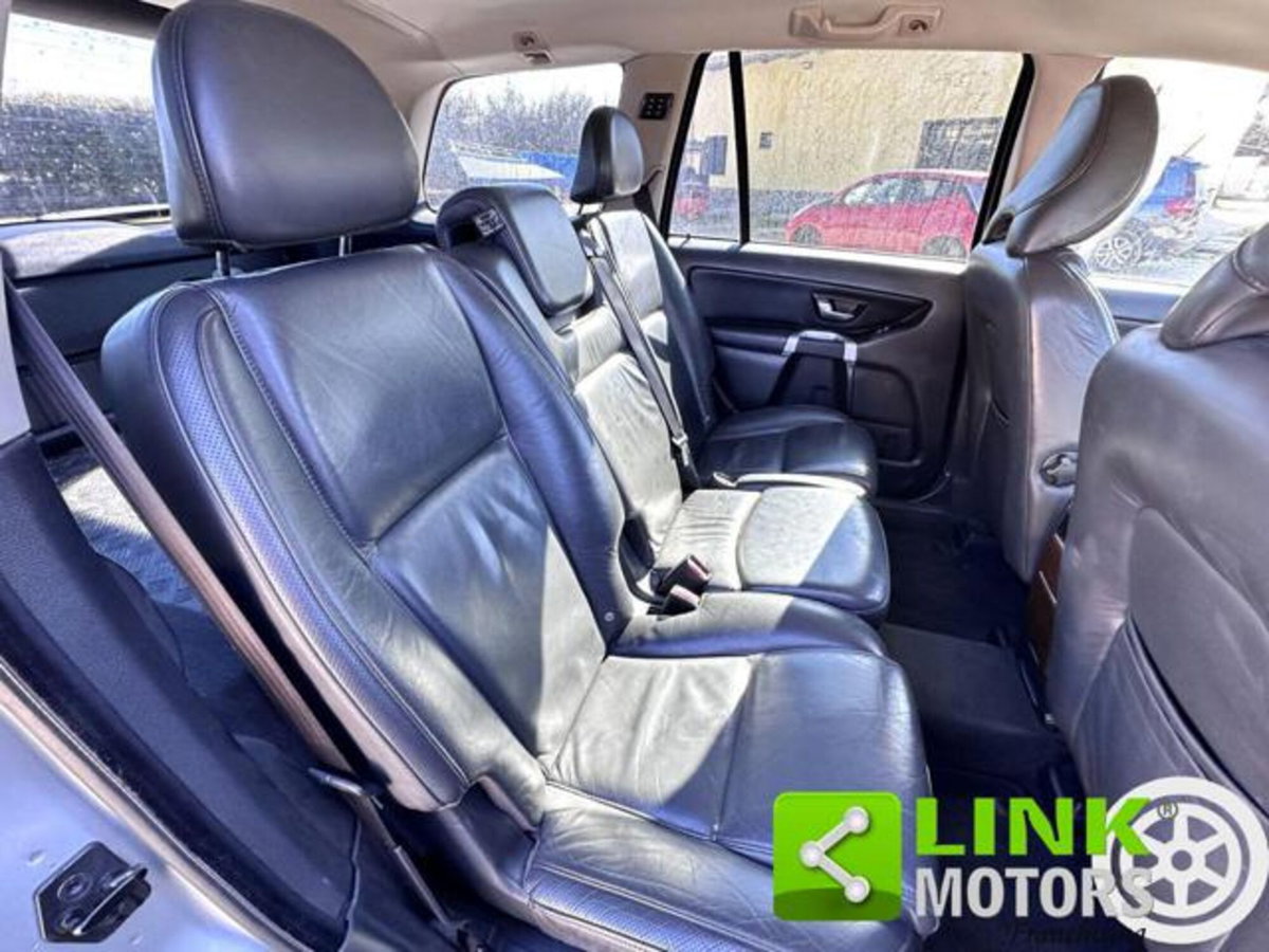 Volvo XC90 2.4 D5 185 CV AWD Executive (12)