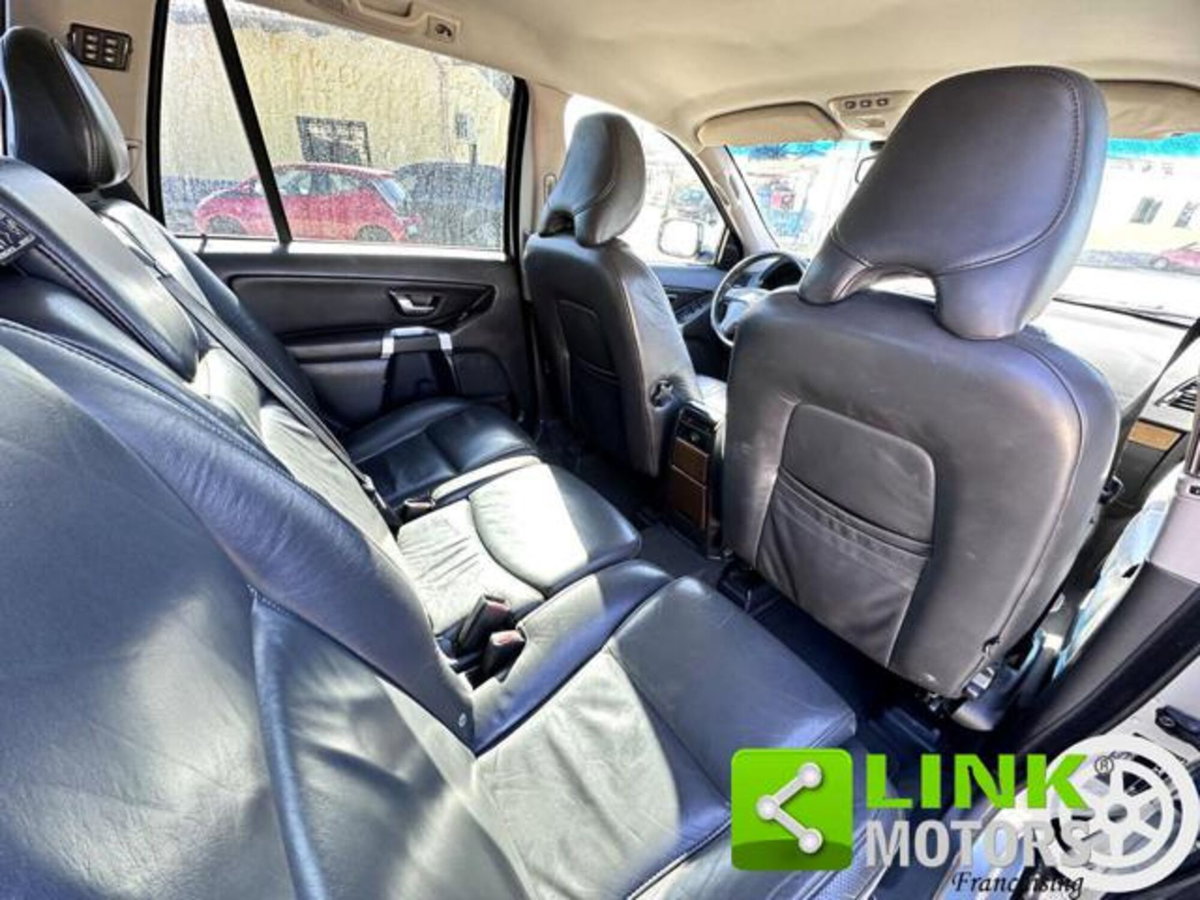 Volvo XC90 2.4 D5 185 CV AWD Executive (18)